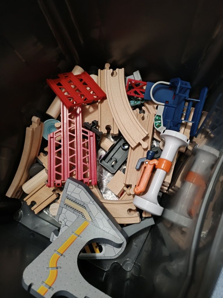 Zestaw torów drewnianych Playtive 67 elementów