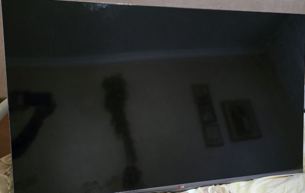 Продам телевизор смарт LG 47,в идеальном состоянии,