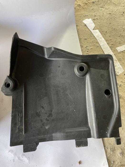 Захист Audi A4 B9,Audi A5 B9,8W0825201,8W0825202