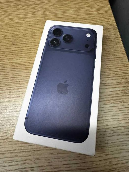 Apple iPhone 17 Pro Max 6.9" 256GB Deep Blue