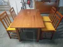 Mesa de sala em pinho maciço