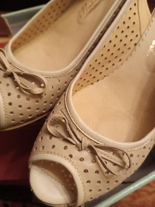 Wiosenne buty, czółenka na koturnie