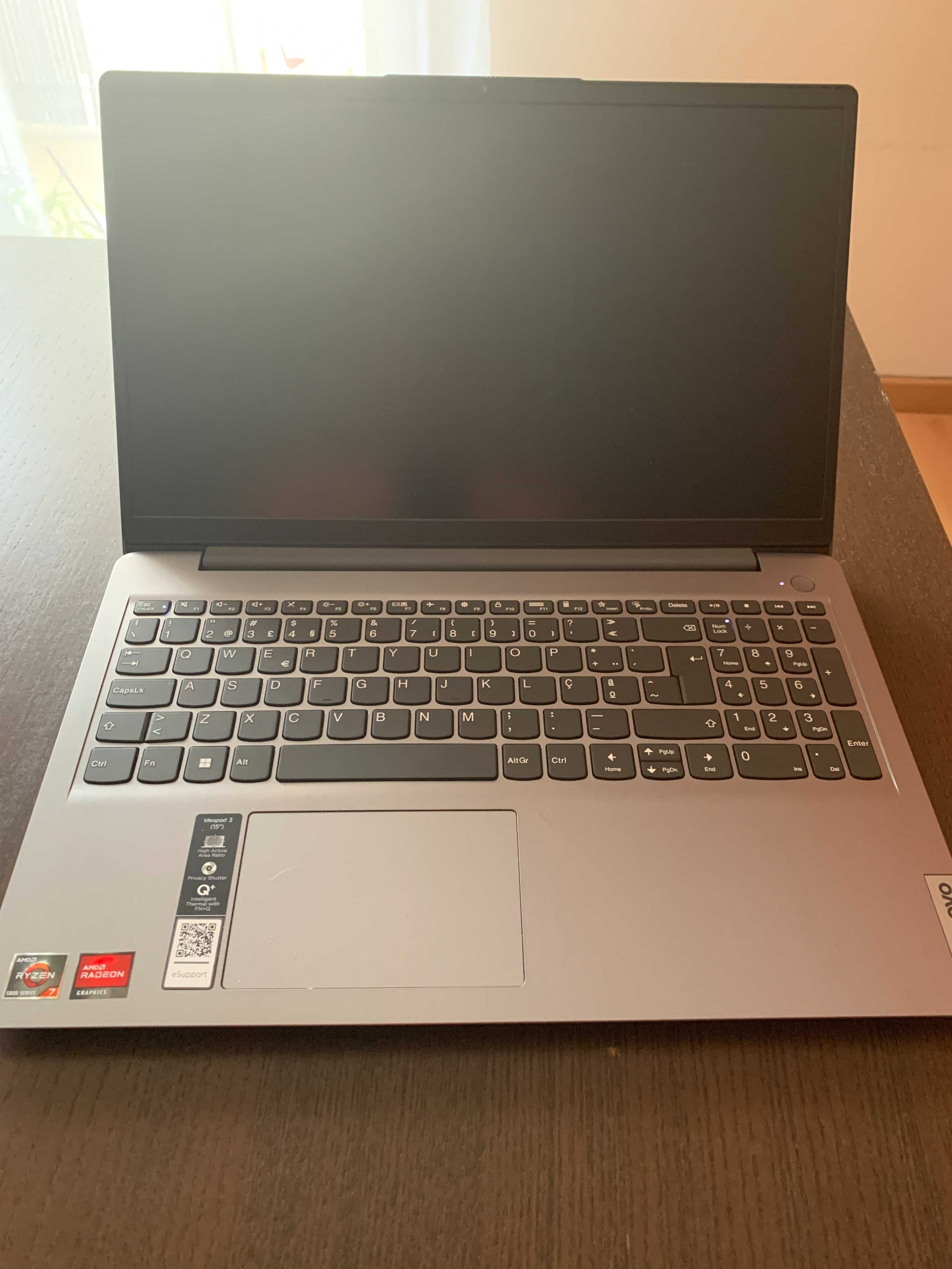 IdeaPad 3-15ALC6 Laptop,  com mala de transporte