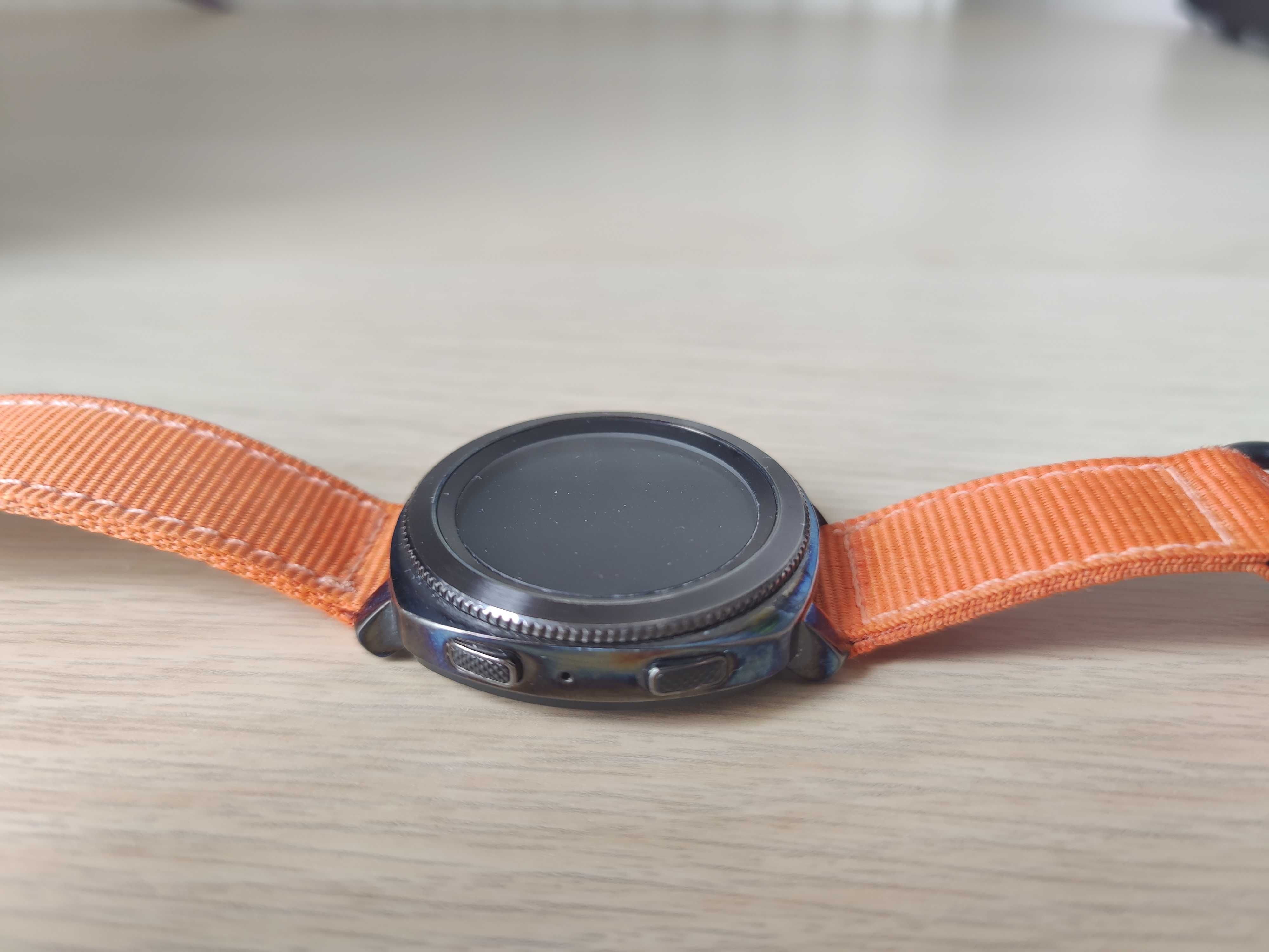 Zegarek Smartwatch Samsung wear sport - 3 paski, ładowarka