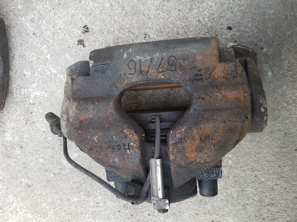 Volkswagen Sharan mk2 lift zaciski hamulcowe przód 2.0 tdi komplet