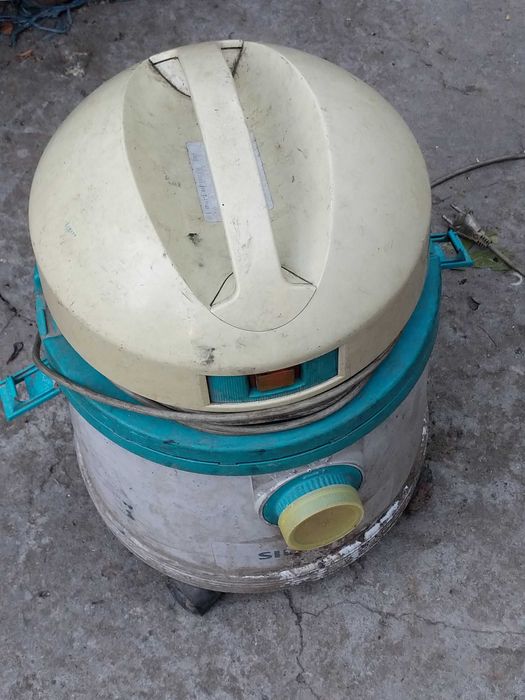 Пилисос під стиль Зоряних війн під ремонт