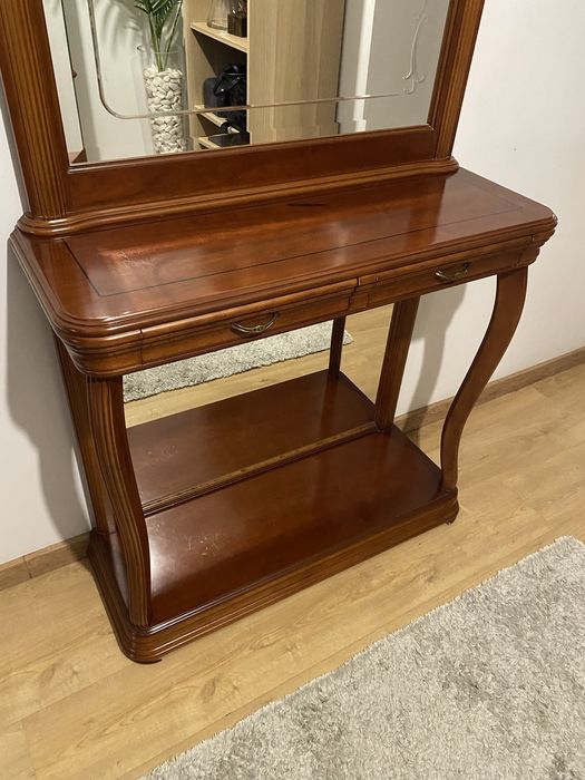 Móvel em mogno com espelho removível