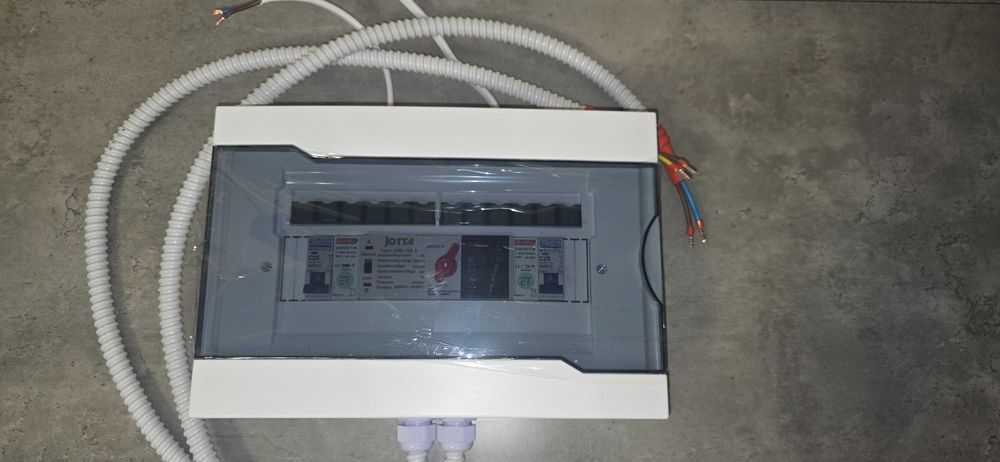 Щит подключения гибридного инвертора в сеть (с АВР)