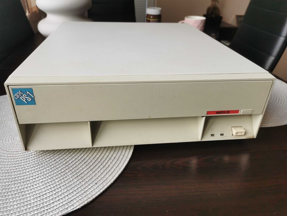 Retro komputer IBM PS1 486DX-33