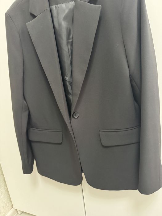 Піджак  чорного кольору