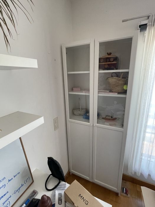 Estante c/ portas de vidro ikea - Billy/Oxberg