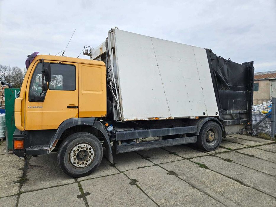 MAN LE220 B Śmieciarka rok. prod. 2002
