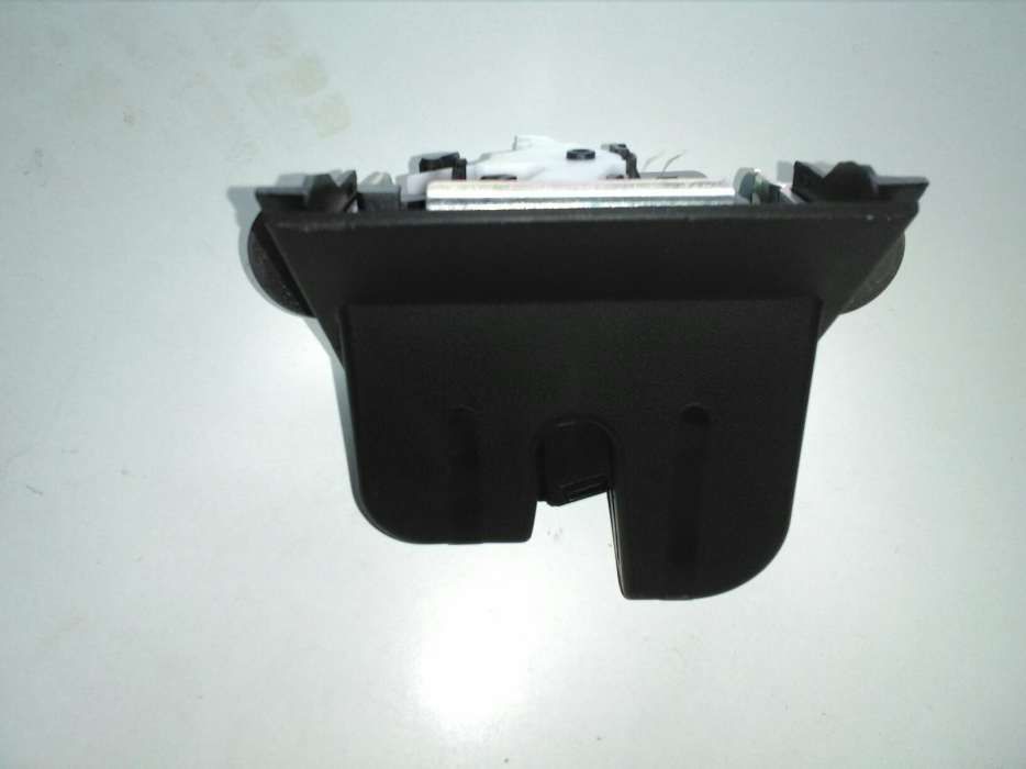 Fechadura mala trinco da tampa de mala tras vw seat audi skoda NOVA