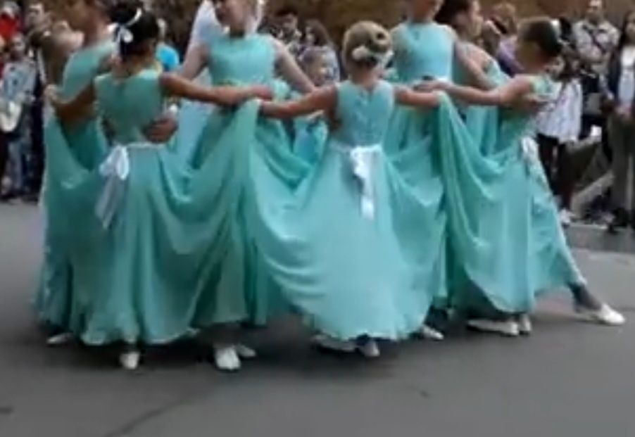 Святкова  бальна сукня до підлоги на 8-9 років