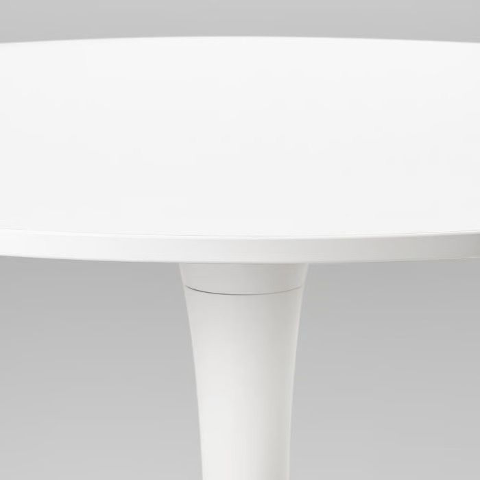 Mesa redonda de Jantar