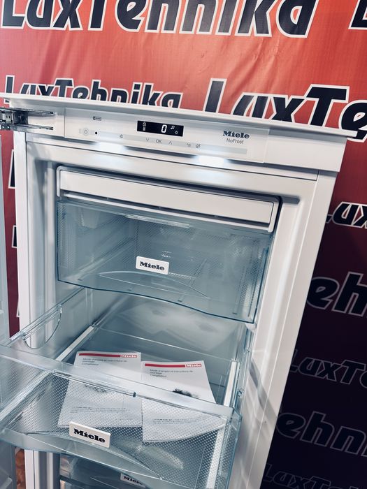 Морозильна камера Miele , під забудову