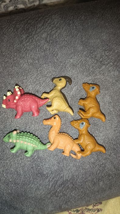 Кіндер динозаври натунс