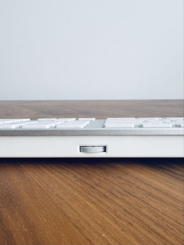 Klawiatura Matias (US QWERTY) z numpadem – idealna do Apple macOS