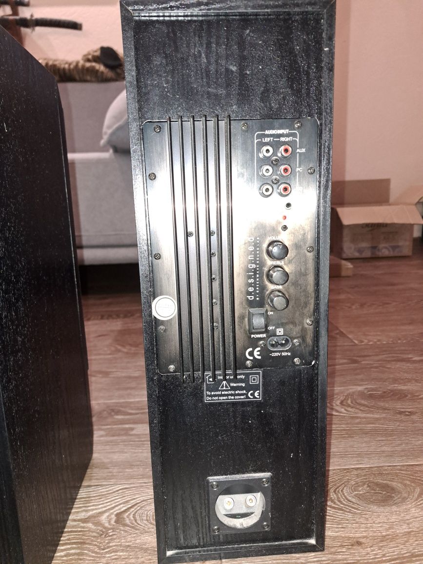 Колонки SVEN
model: BF-31R 


model:
BF-31R
output power: 25W x 2
volt