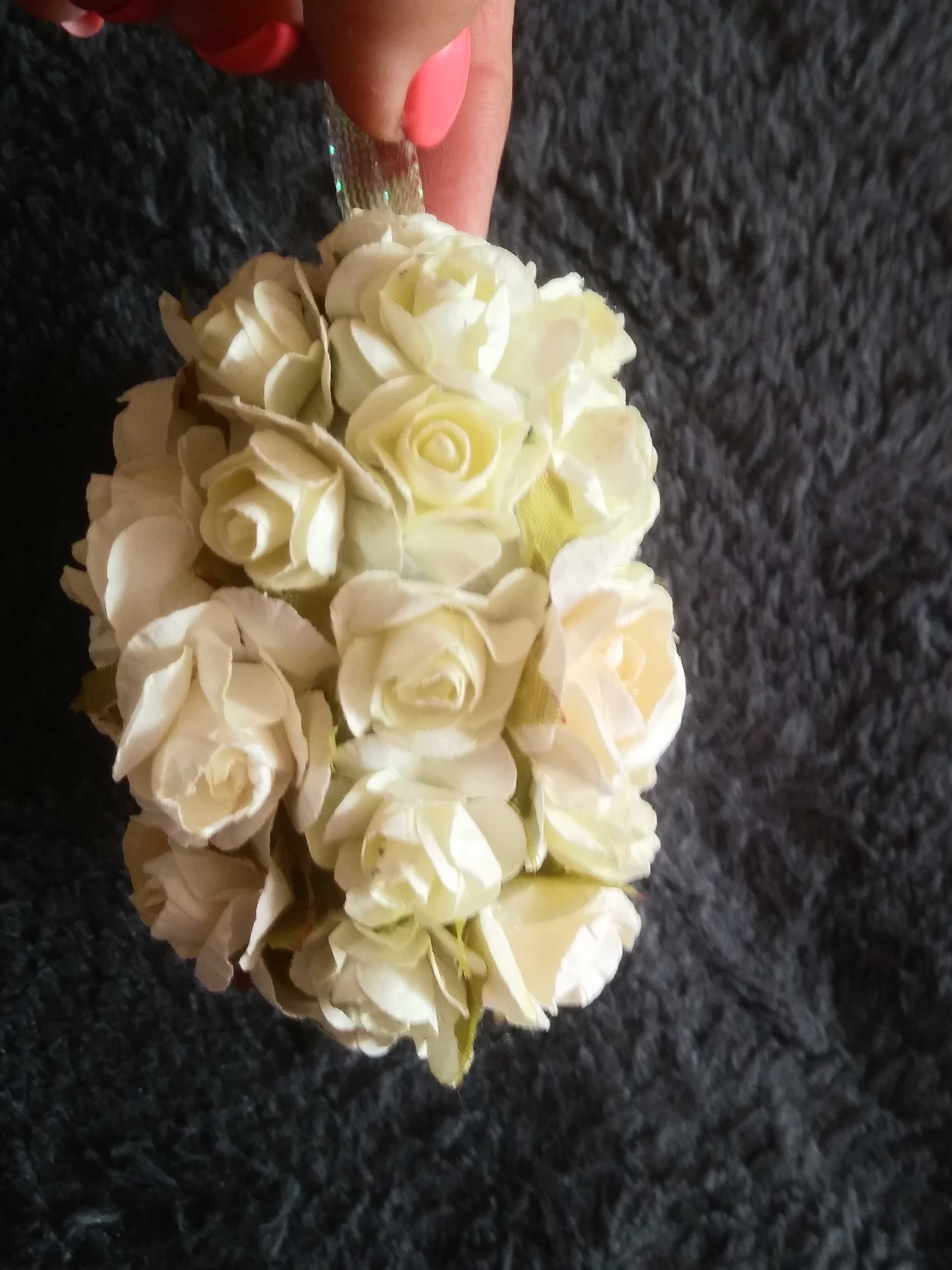 Piękne dwustronne serce kwiatowe z różyczek. Handmade