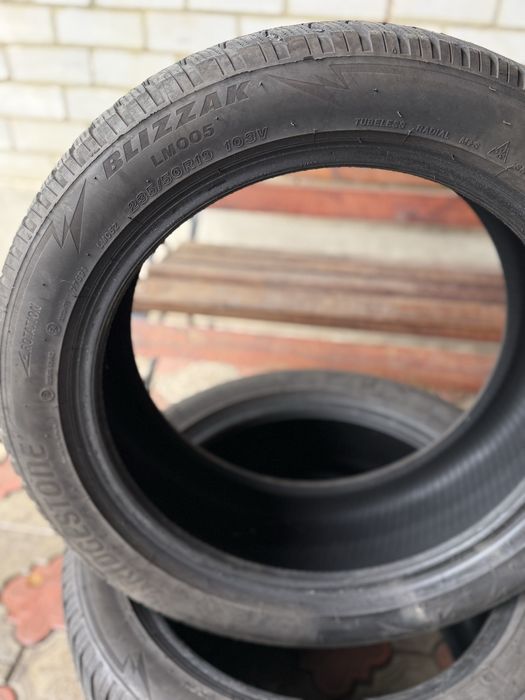 Комплект зимової гуми 235/50 R19 Bridgestone Brizzak LN005