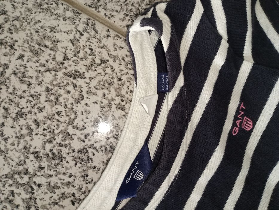 Roupa marca variada impecável