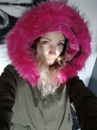 Piękna kurtka zimowa parka khaki różowe futerko duży kaptur M