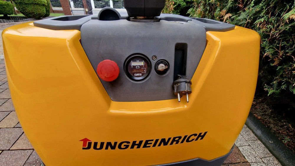 Jungheinrich EME114 Elektryczny wózek paletowy Paleciak Wózek widłowy