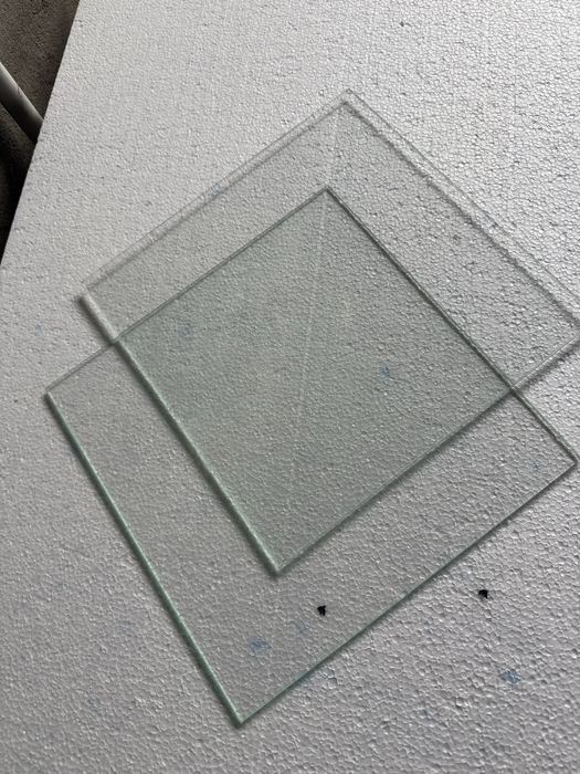 Półka szklana łazienkowa przezroczysta bezbarwna szkło 4 mm 26x26 cm