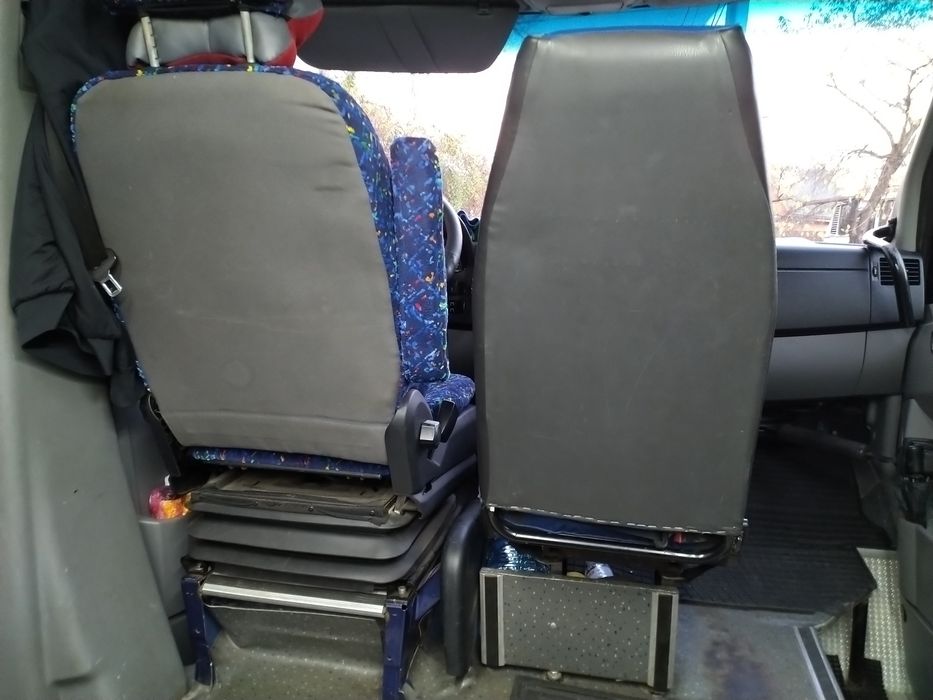 23 посадочних місця + водій