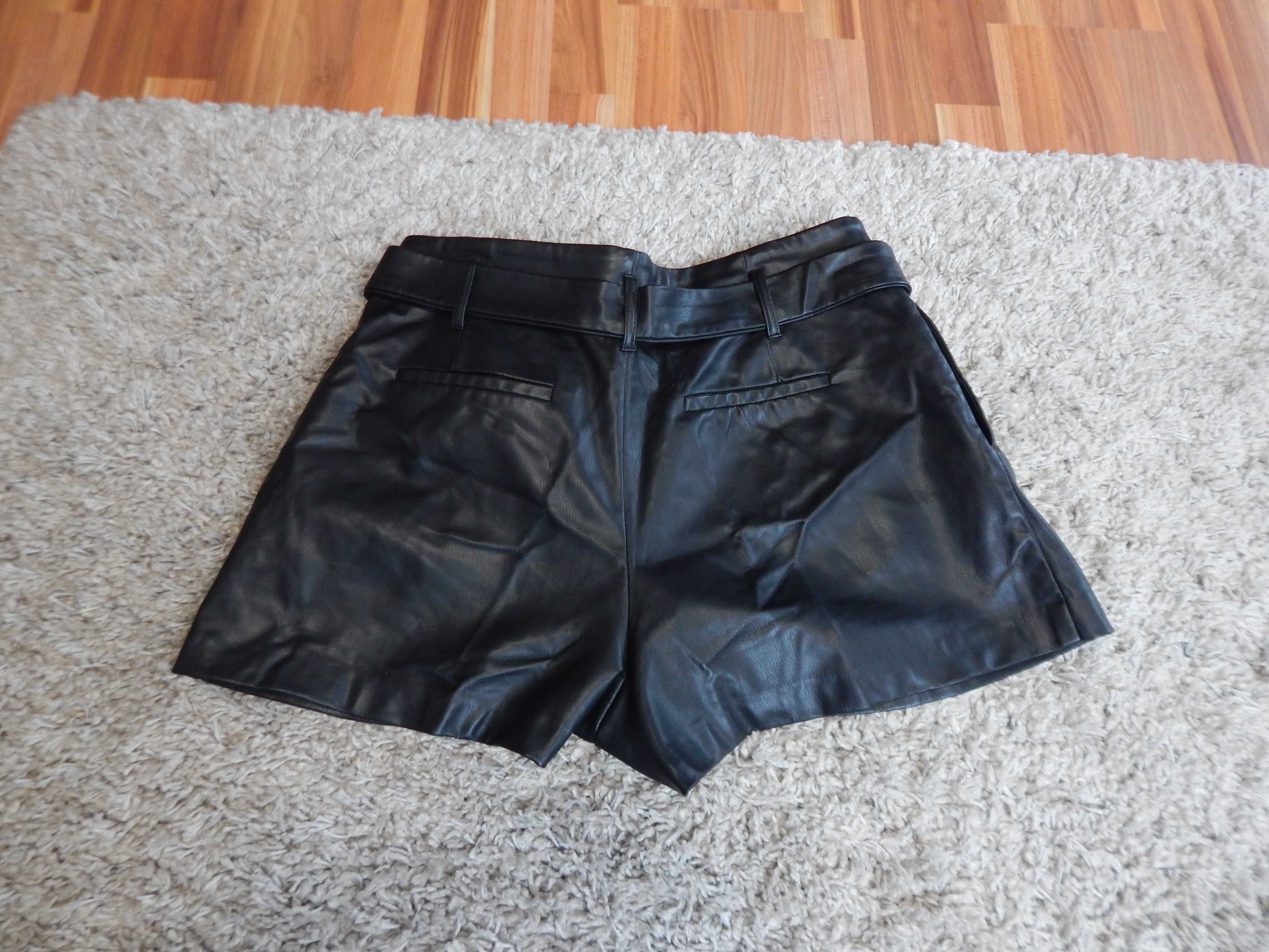 Кожаные шорты Zara