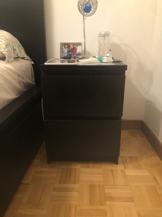 Vendo mesinha de cabeceira como nova