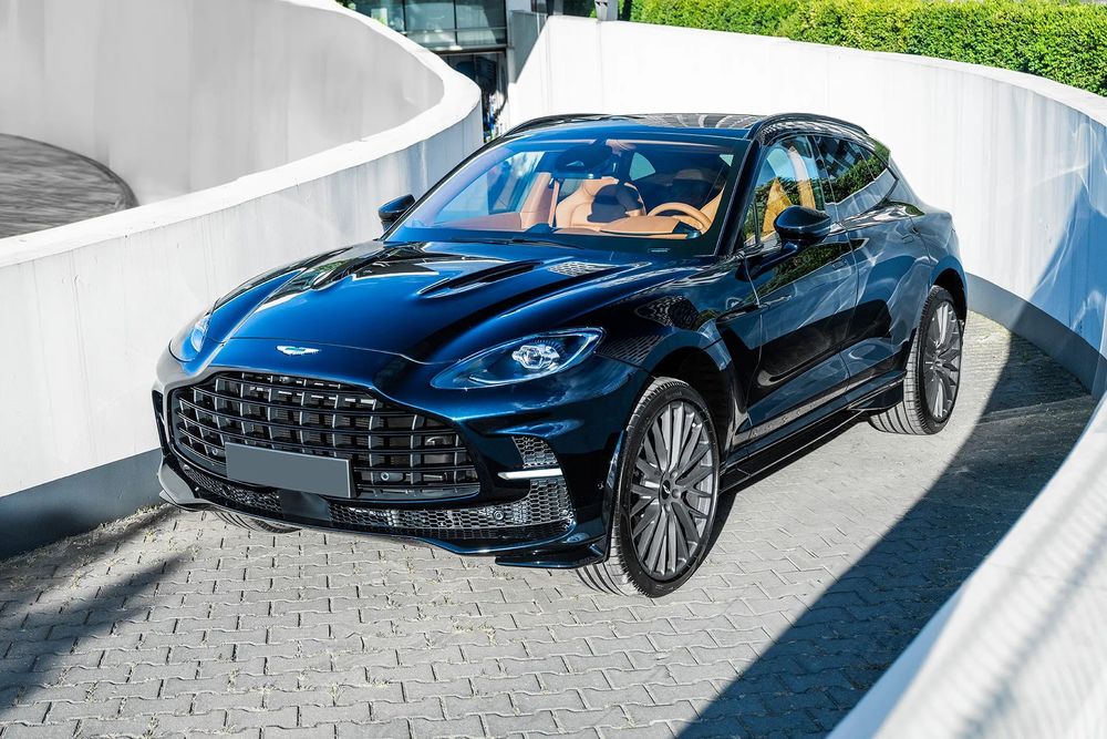 Aston Martin DBX707