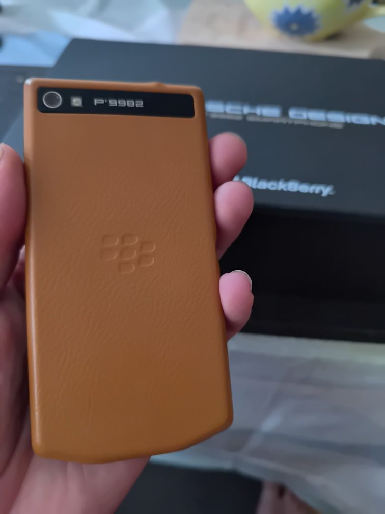 Sprzedam telefon Porsche Design P'9982 BlackBerry