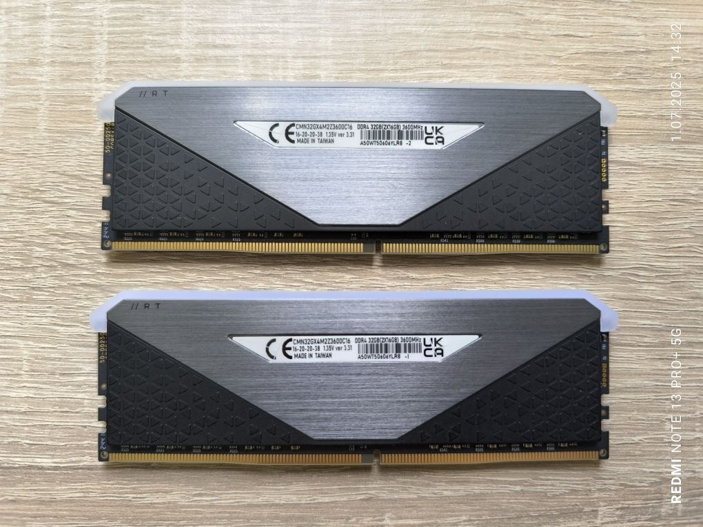 Pamięć RAM RGB DDR4 32GB (2x16) 3600 CL16  Corsair Vengeance RT