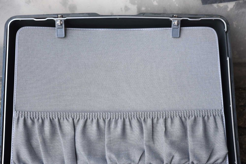 Mala Sansonite com rodas e chaves