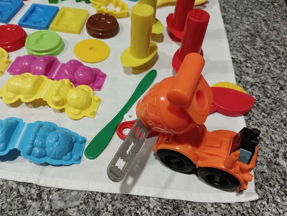 Vendo acessórios / moldes para plásticina