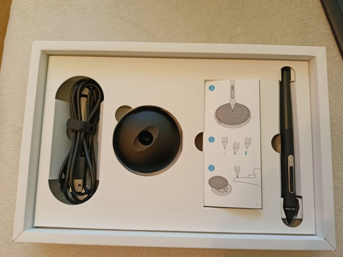 Tablet graficzny Wacom Intuos Pro S nowy