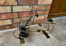 Stojak na butelki wina rower metaloplastyka