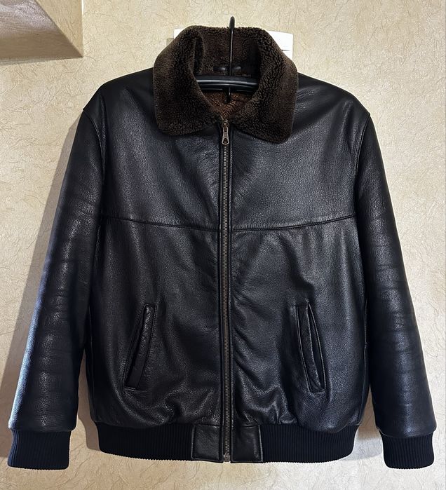 Чоловіча, чорна, шкіряна зимова куртка