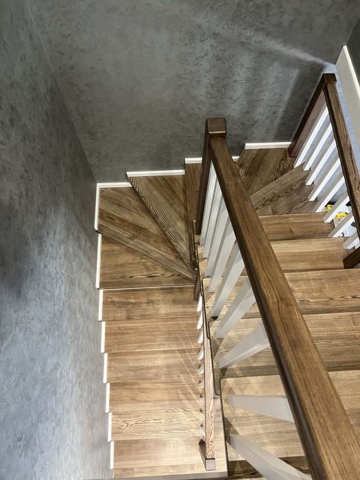 виготовлення дерев'яних виробів, сходи з масиву дуба і ясеня