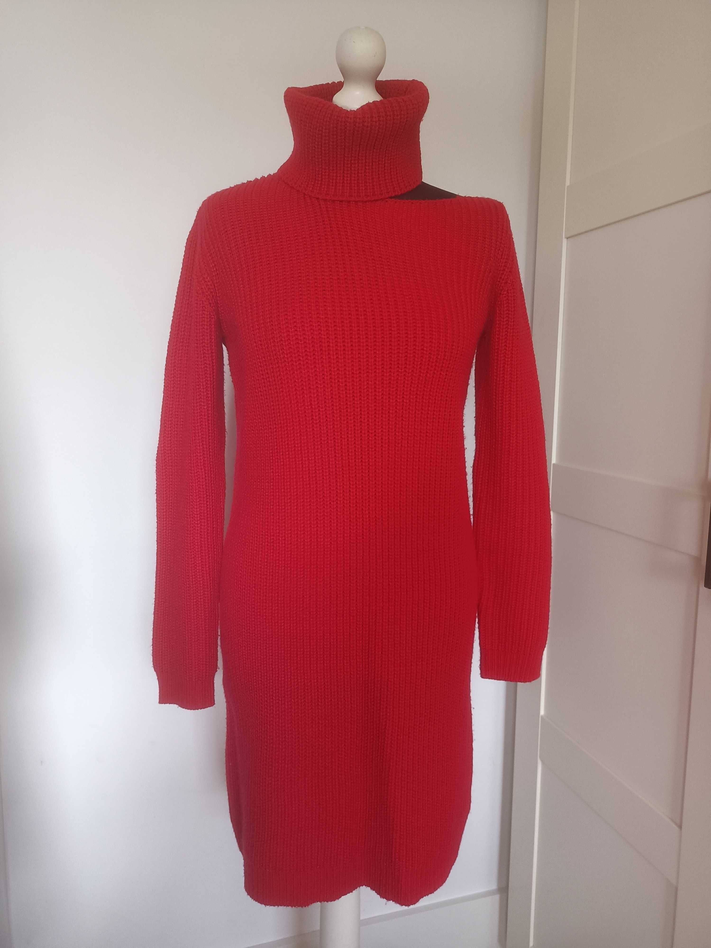 Sukienka dzianinowa gruba Top Secret czerwona golf prążek