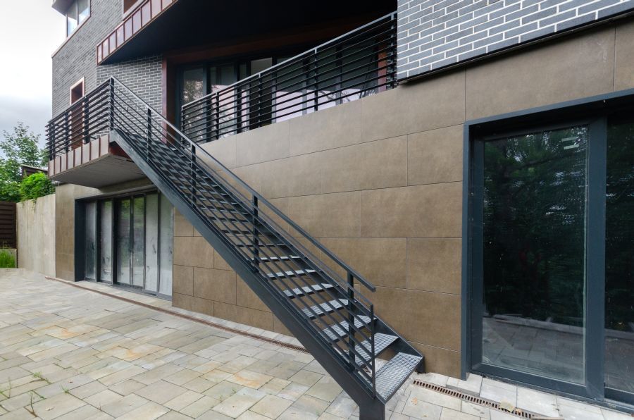 Лестницы металлические. Перила для лестниц из металла.