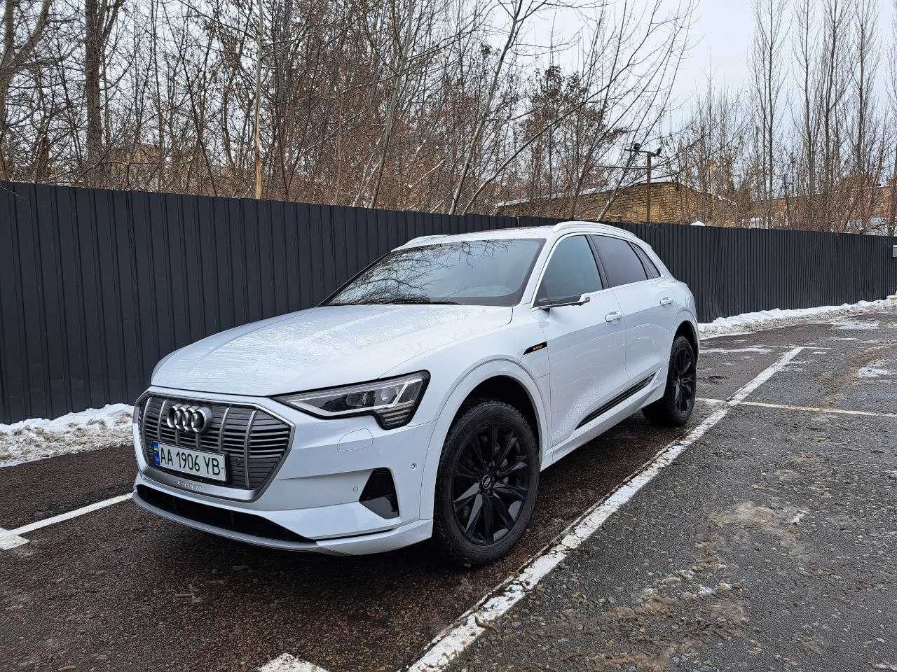 Audi e-tron | 2019 | 95кВт | 400km