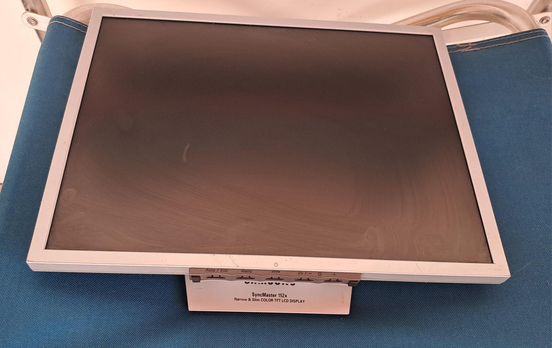Monitor LCD de bancada