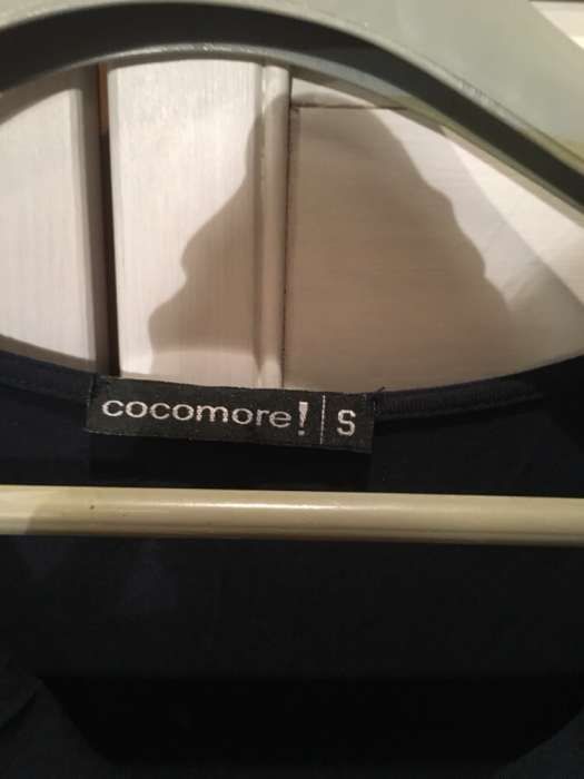 Granatowa sukienka S do kolan prosta cocomore długi rękaw