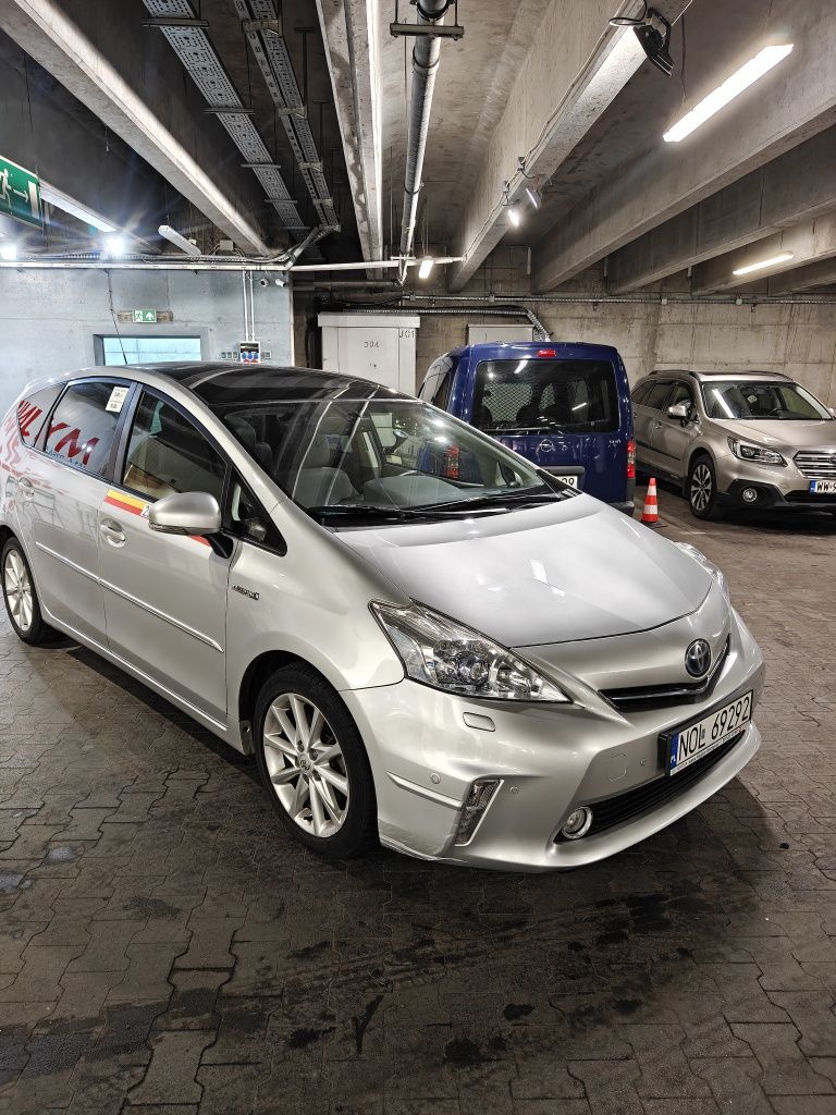 Toyota PRIUS PLUS taxi wynajem