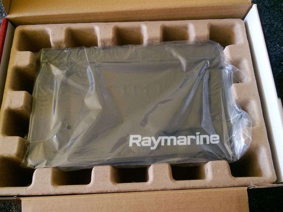 Echosonda 3D Raymarine Axiom+ 9 z przetwornikiem RV100