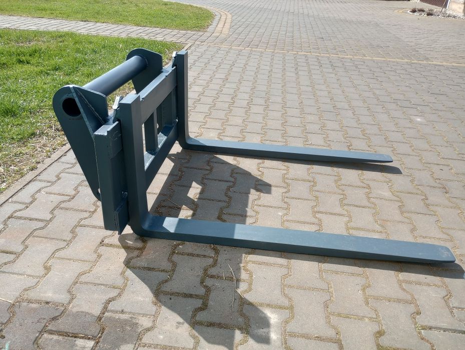 Paleciak ładowarki Manitou