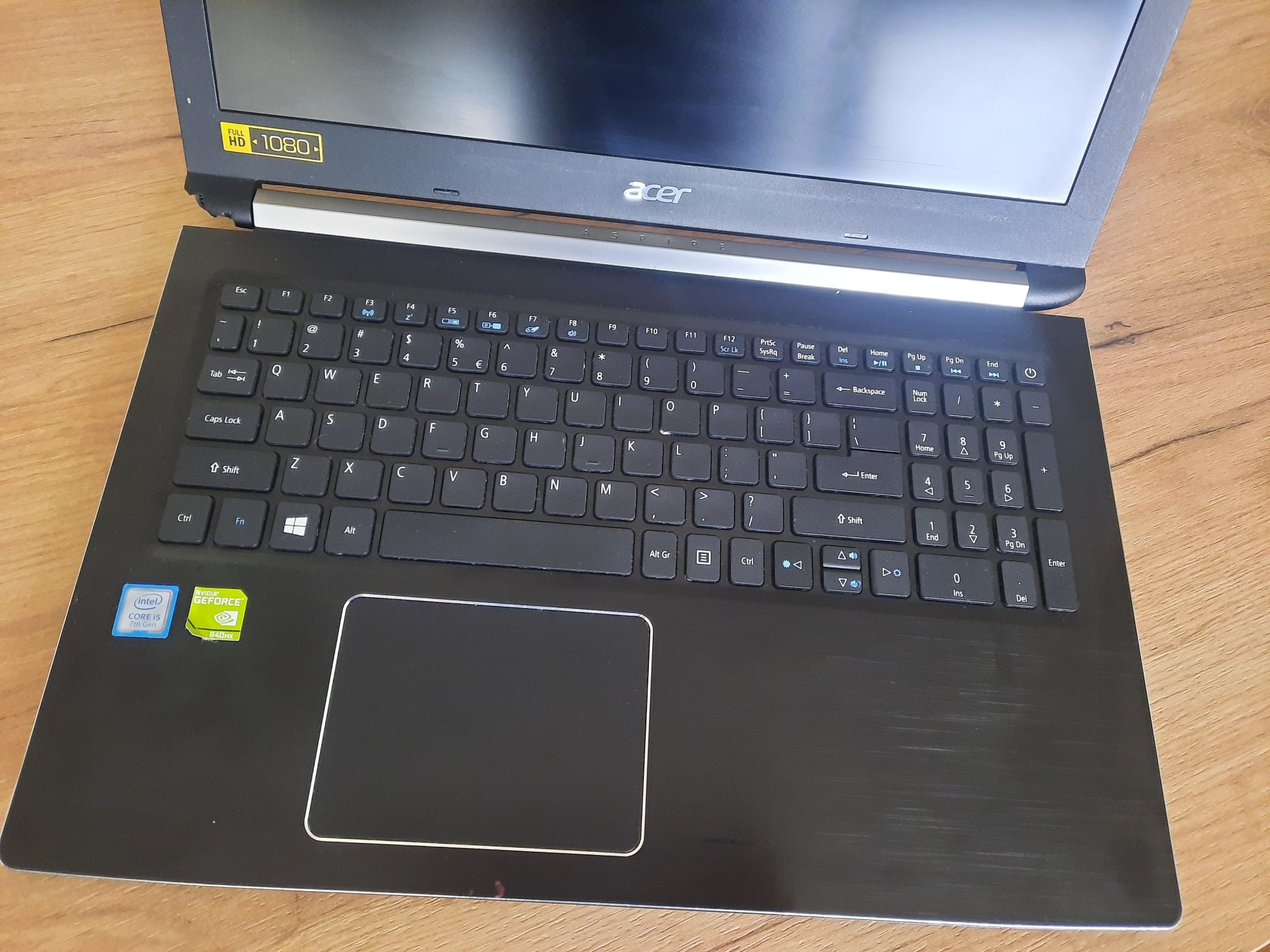 Acer Aspire A515 i5-7200/6/256 NVidia geforce 940m